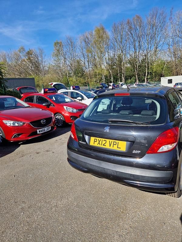 Begagnad Peugeot 207 Active 2012 Svart Halvkombi