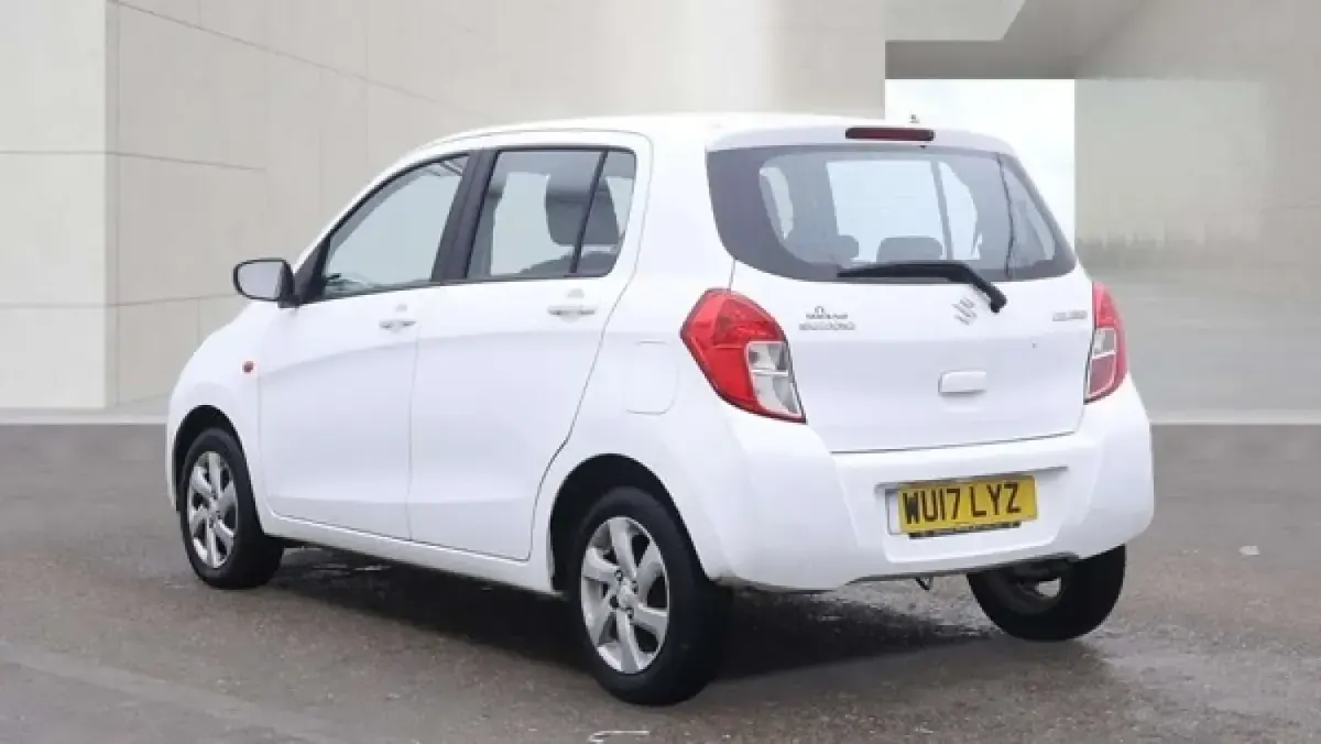 Used Suzuki Celerio SZ3 68 HP (50 kW) 2017 White Hatchback