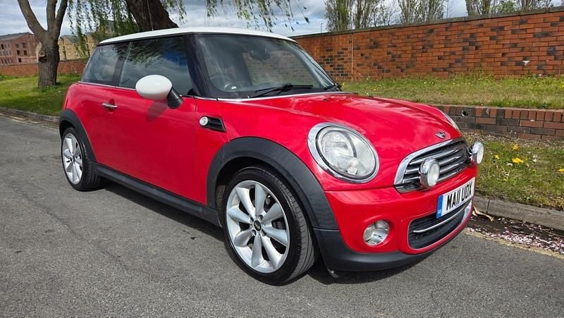 Used Mini Cooper Hatch 122 HP (89 kW) 2011 Red Hatchback