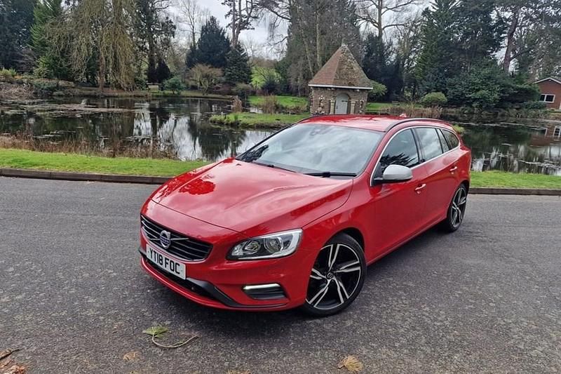 Usado Volvo V60 R-Design 190 HP (139 kW) 2018 Vermelho Carrinha