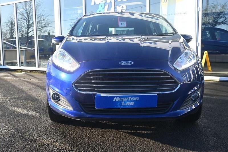Used Ford Fiesta Zetec 100 HP (73 kW) 2017 Blue Hatchback