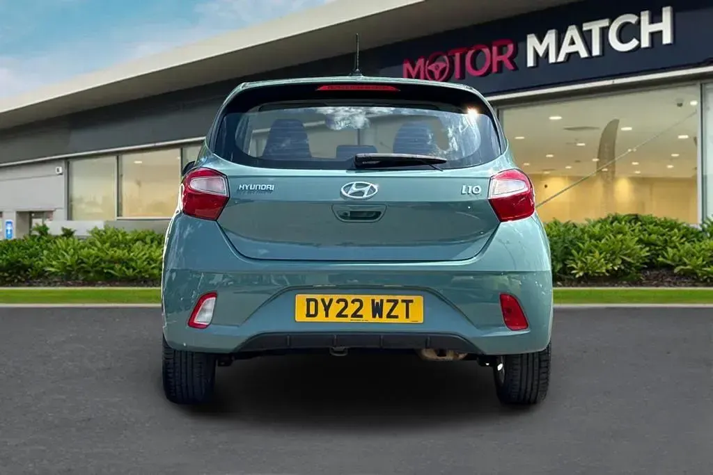 Used Hyundai i10 SE 67 HP (49 kW) 2022 Green Hatchback