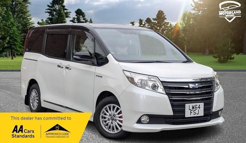 Used Toyota Noah 2014 White