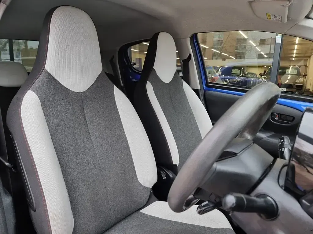 Used Citroën C1 72 HP (52 kW) 2019 Blue Hatchback