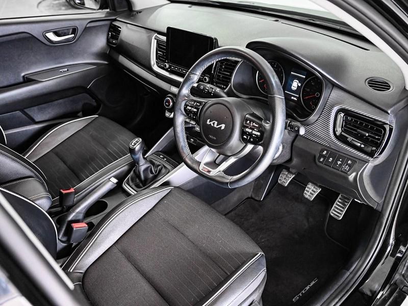 Used Kia Stonic GT-Line 100 HP (73 kW) 2022 Black SUV