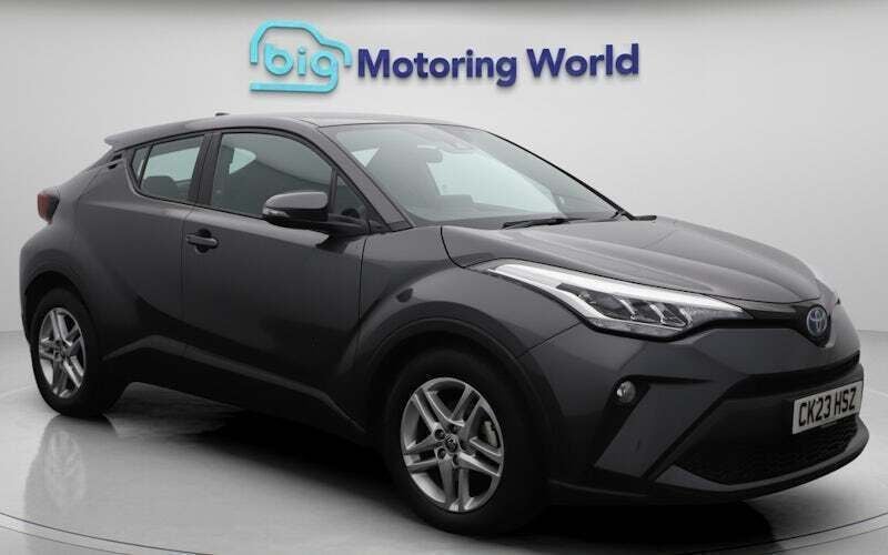 Used 2022 Toyota C-HR SUV | £19,400 (Fair price) - Image 1/4