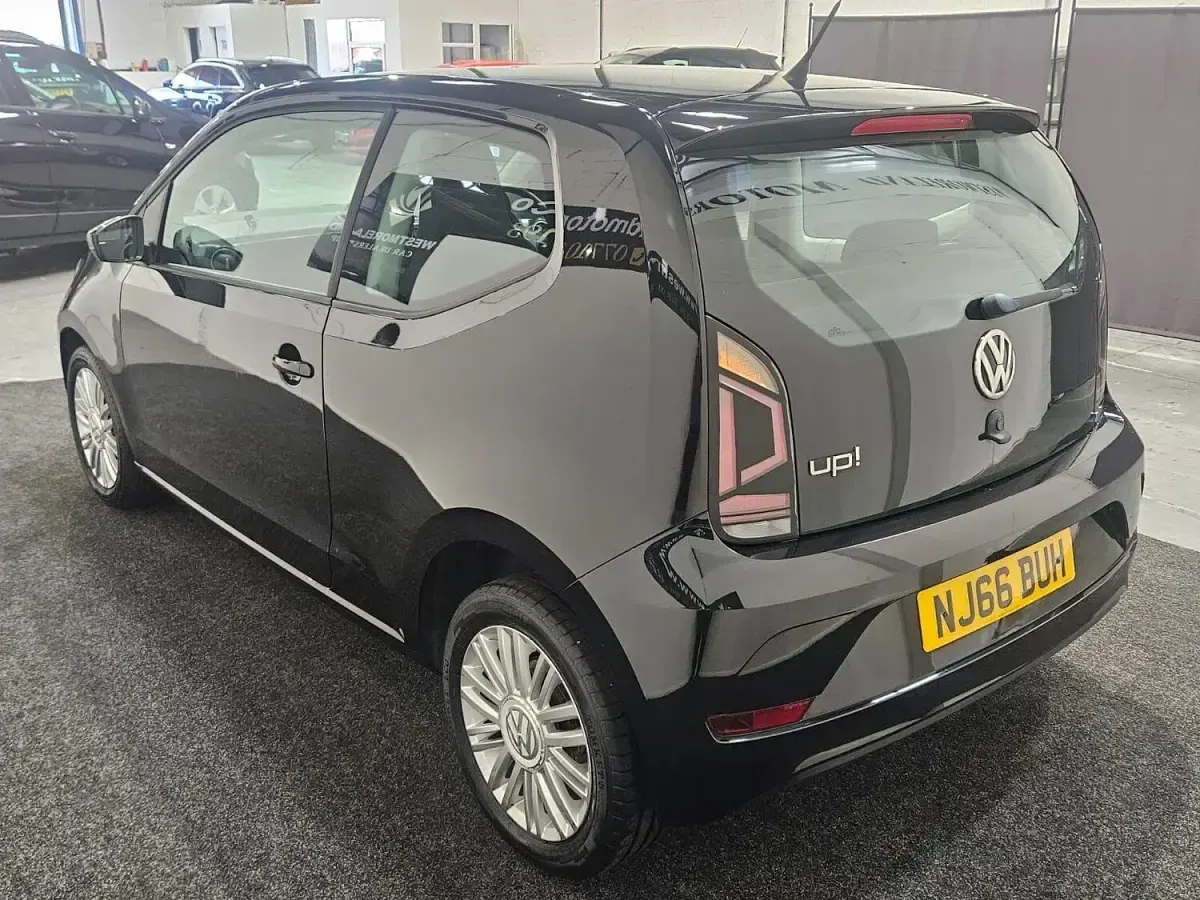 Used VW up! move up! 60 HP (44 kW) 2016 Black Hatchback