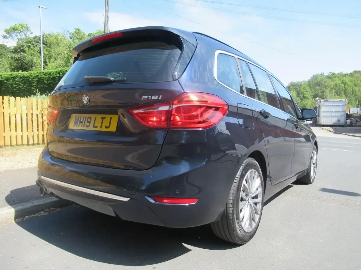 Used BMW 218 Luxury Line 138 HP (101 kW) 2019 Blue Estate