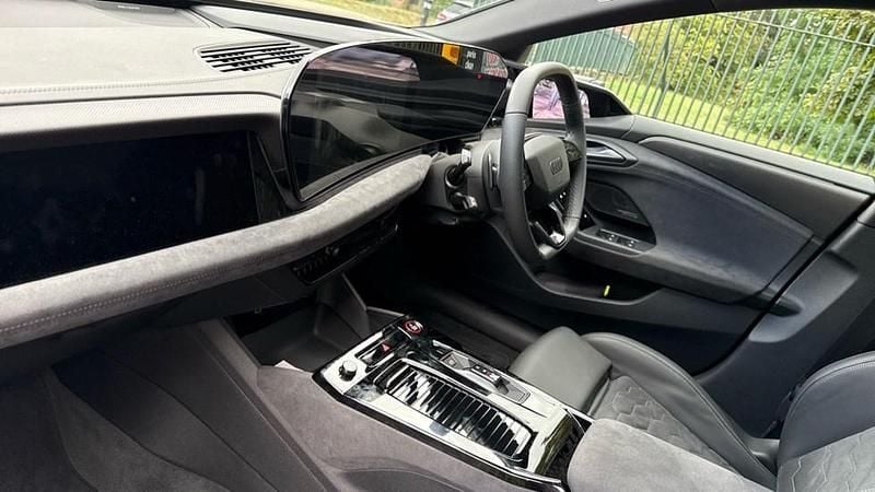 Used Audi A6 e-tron Comfort 314 kW (428 HP) 2025 Grey  Estate