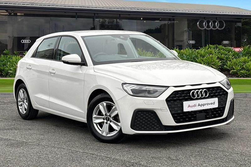 Used Audi A1 Design 110 HP (80 kW) 2022 White SUV
