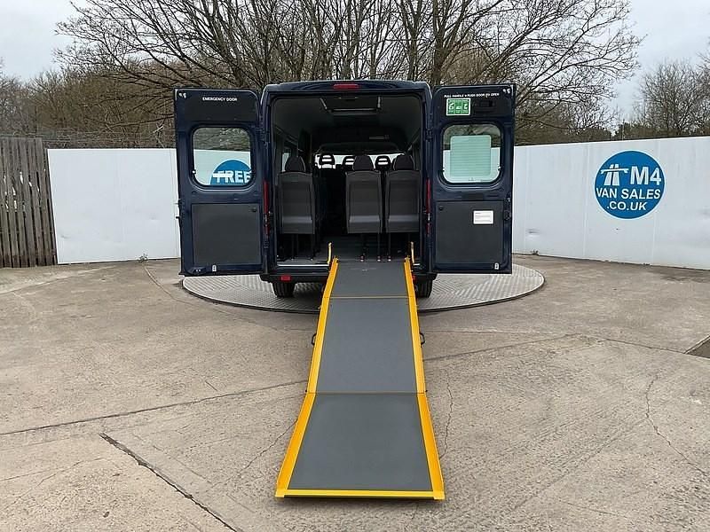 Used Peugeot Boxer 130 HP (95 kW) 2019 Blue Van