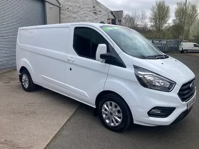Used Ford Transit Custom Limited 130 HP (95 kW) 2023 White Van