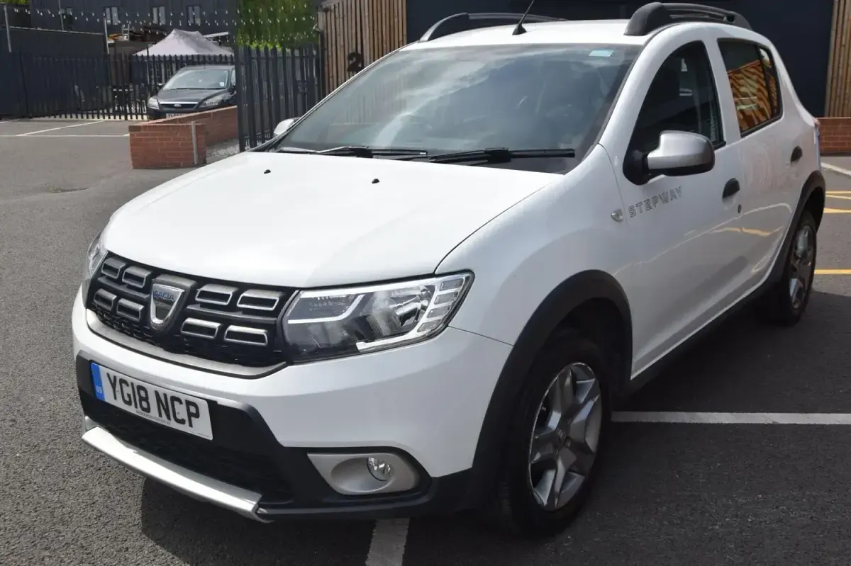 Usado Dacia Sandero Essentiel 90 HP (66 kW) 2018 Branco Citadino
