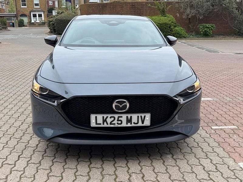 Begagnad Mazda 3 Homura-Line 2025 Grå Halvkombi