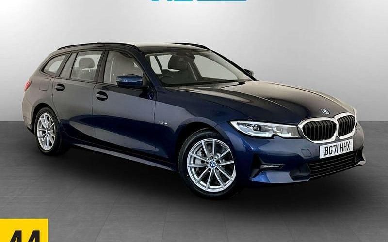 Used BMW 330e Impressive 292 HP (214 kW) 2021 Blue Estate