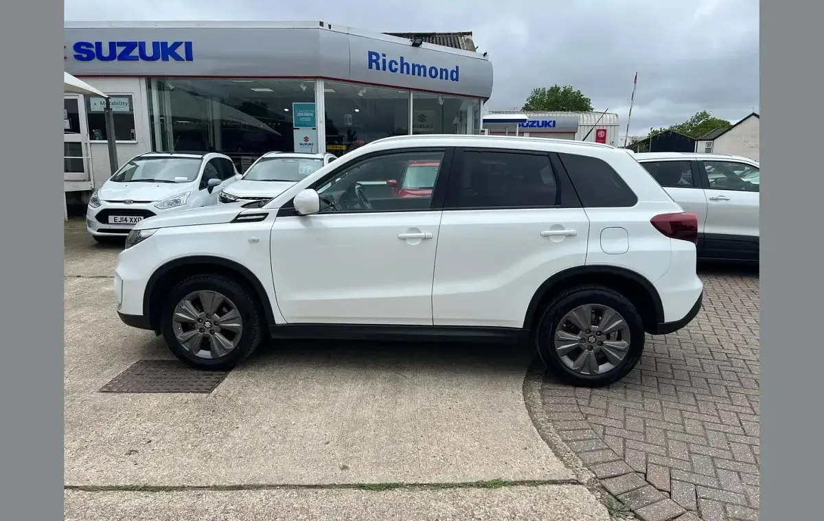 Used Suzuki Vitara SZ-T 129 HP (94 kW) 2023 White SUV