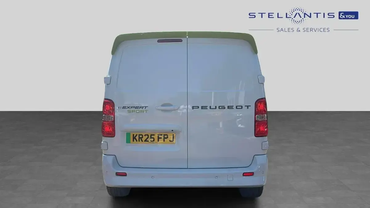 Używany Peugeot e-Expert Sport 98 kW (134 KM) 2025 Biały Van