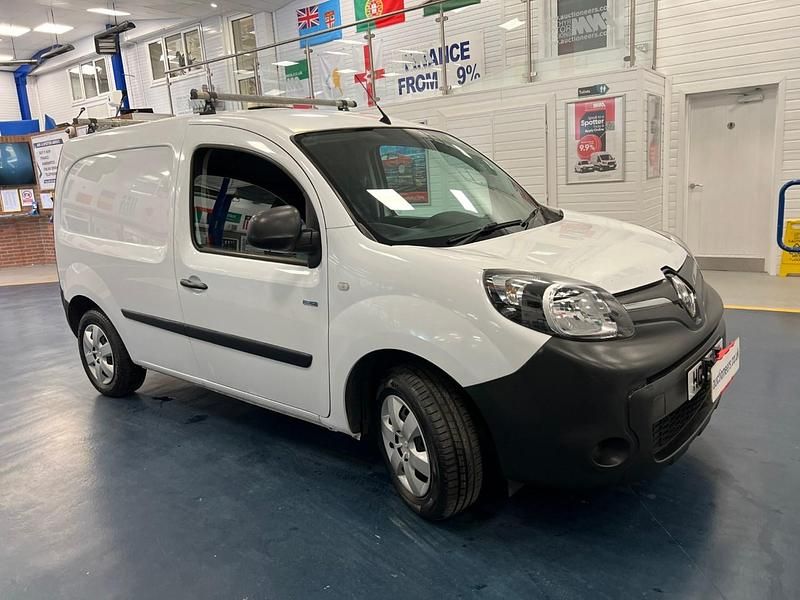 Used Renault Kangoo Business 44 kW (60 HP) 2018 White MPV