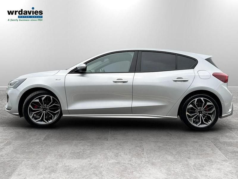 Begagnad Ford Focus ST-Line X 2025 Silver Halvkombi