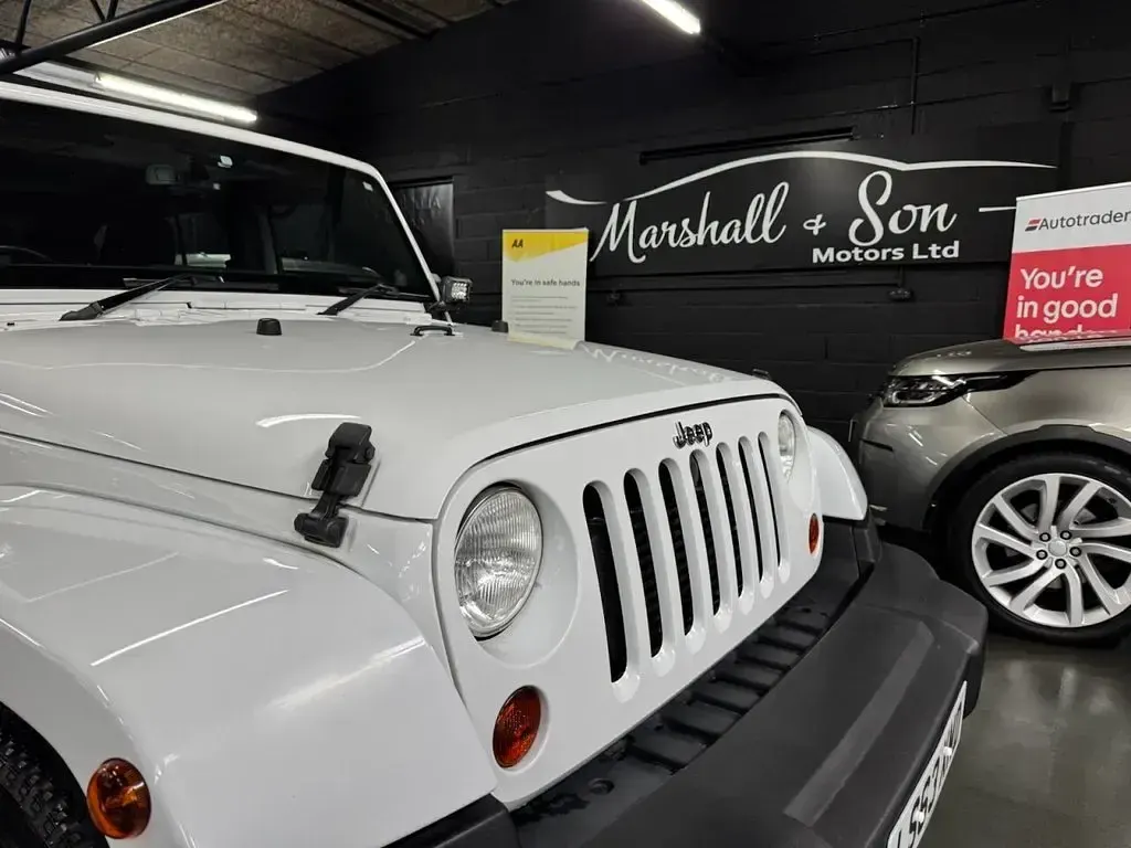 Used Jeep Wrangler Sahara 197 HP (144 kW) 2013 White SUV