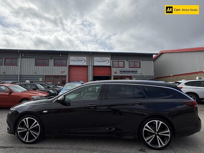 Used Vauxhall Insignia SRi 168 HP (123 kW) 2018 Black Estate