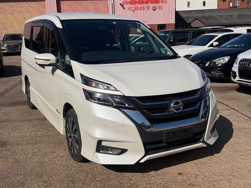 Used Nissan Serena 2017 White MPV