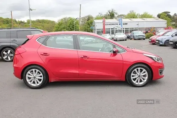 Używany Kia Ceed 2017 Czerwony Hatchback
