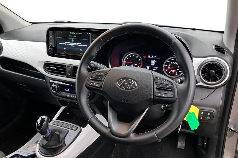 Used Hyundai i10 Premium 84 HP (61 kW) 2022 Bronze Hatchback