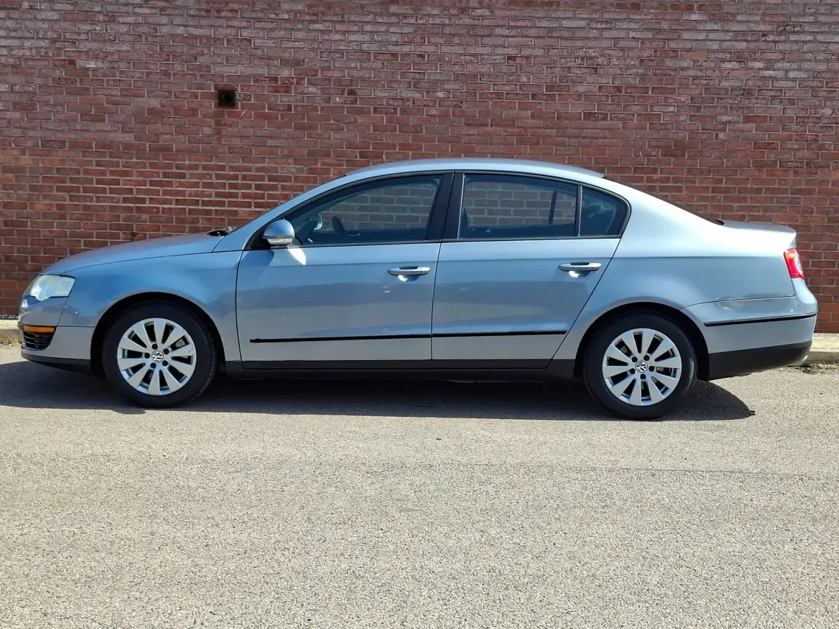 Used VW Passat 2009 Grey Sedan