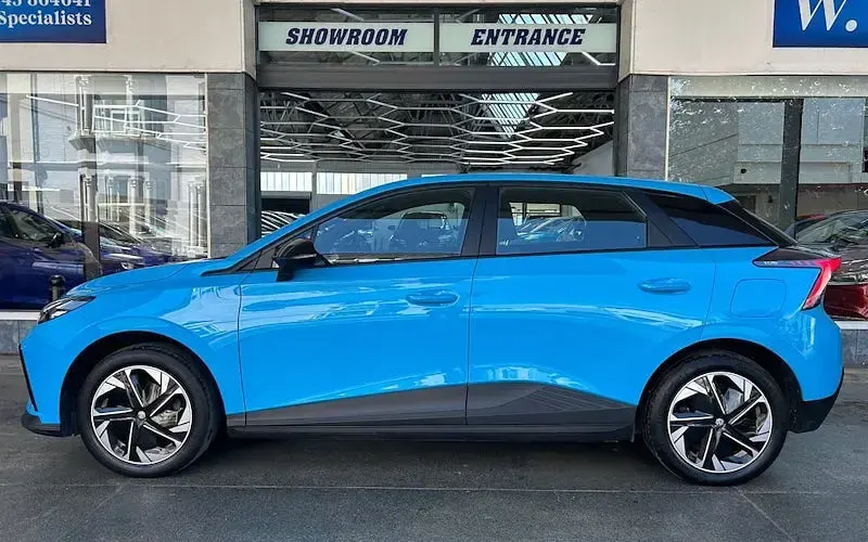 Used MG MG4 EV SE 125 kW (170 HP) 2023 Blue Hatchback