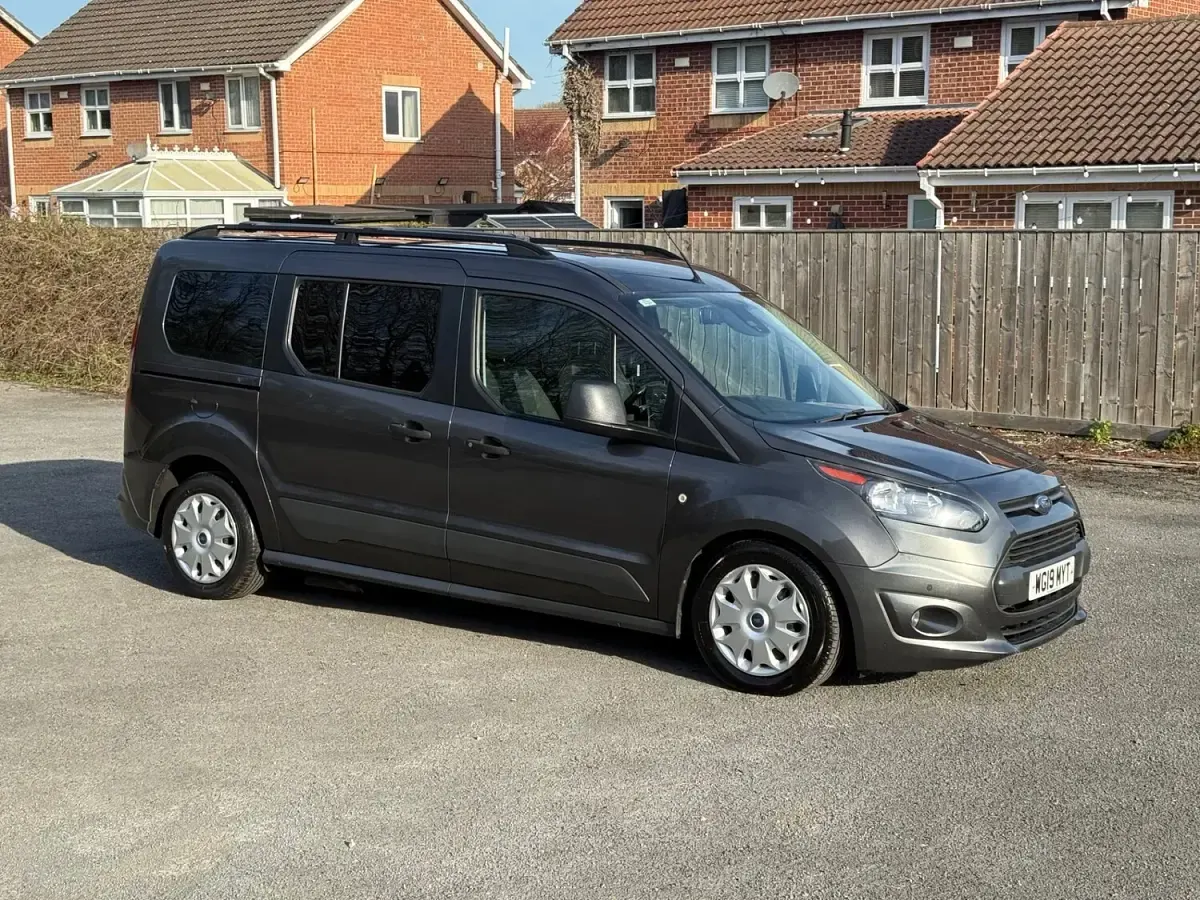Used Ford Grand Tourneo Connect Zetec 120 HP (88 kW) 2019 Grey MPV