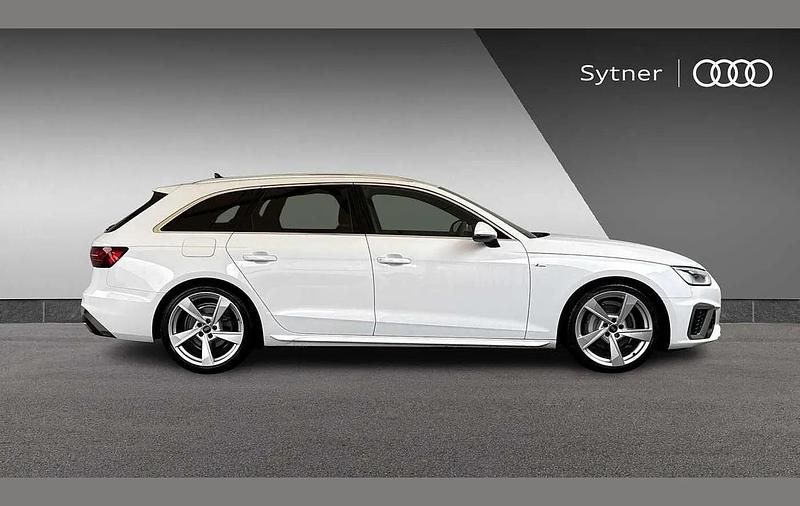 Used Audi A4 S-Line 200 HP (147 kW) 2023 White Estate