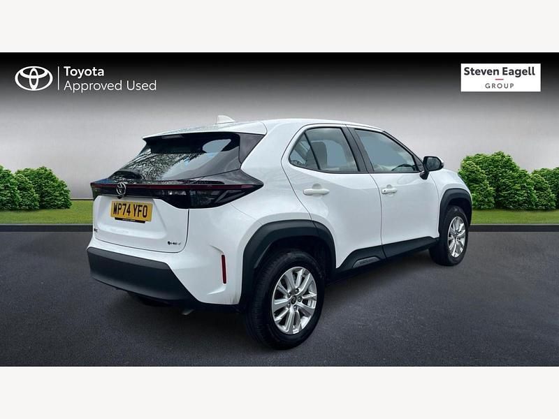 Used Toyota Yaris Hybrid 2025 White Hatchback