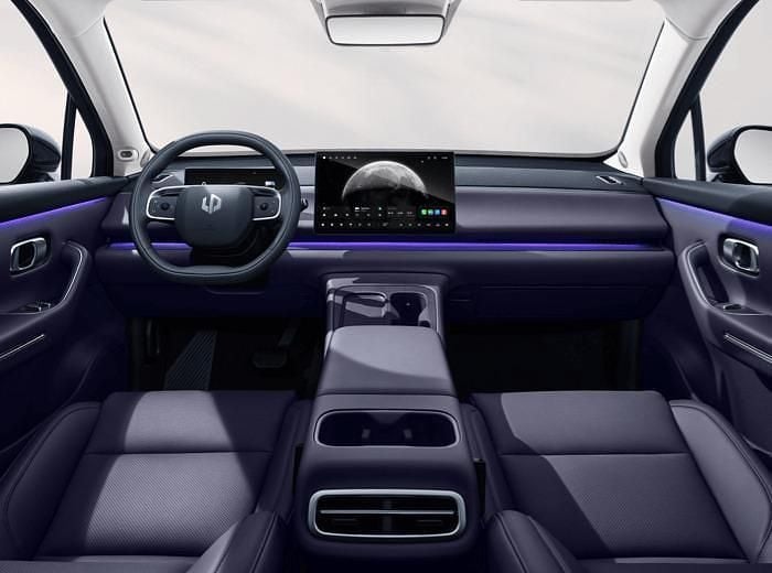 New Leapmotor C10 160 kW (218 HP) 2026 Pearly white SUV