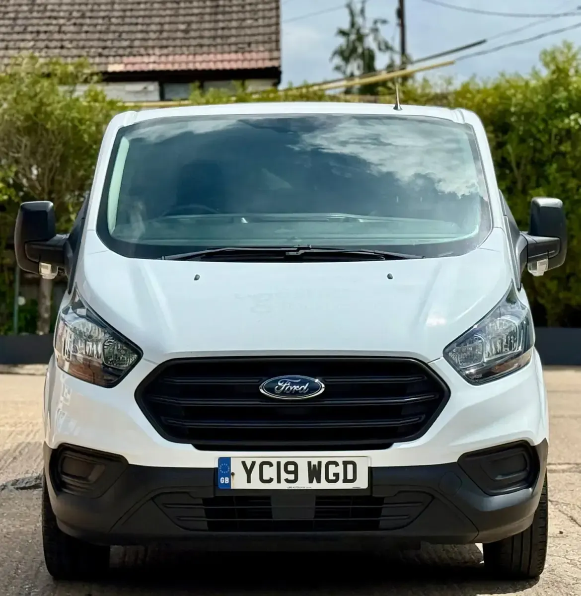 Used Ford Transit Custom 105 HP (77 kW) 2019 White Van