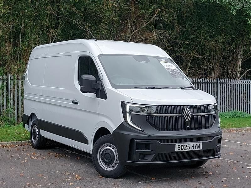 White New 2025 Renault Master Van | £23,998 (Fair price) - Image 1/4