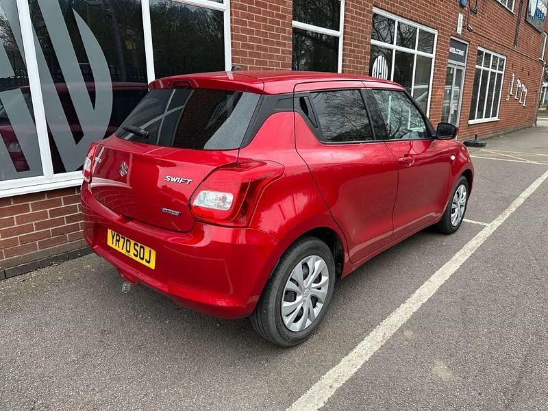 Used Suzuki Swift SZ3 83 HP (61 kW) 2020 Red Hatchback