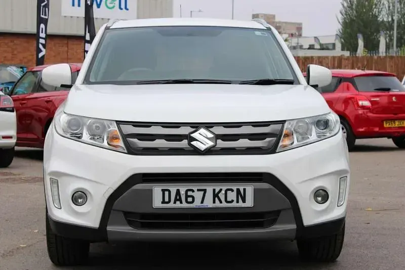 Used Suzuki Vitara SZ-T 120 HP (88 kW) 2018 White SUV