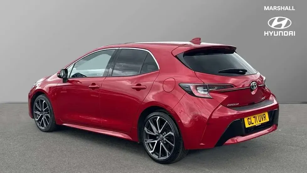 Used Toyota Corolla 122 HP (89 kW) 2022 Red Hatchback