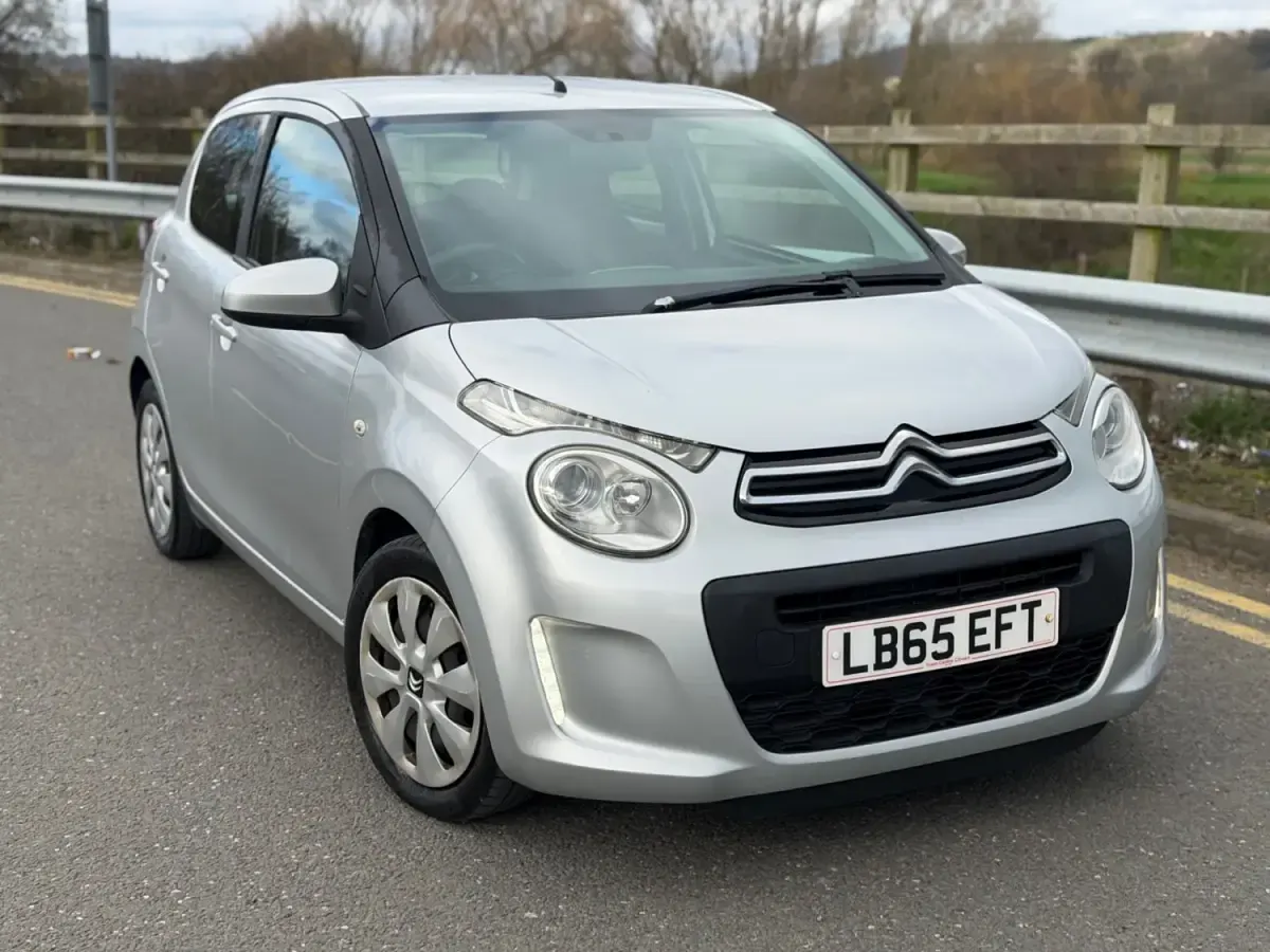 Usado Citroën C1 Feel 82 CV (60 kW) 2016 Gris Utilitario