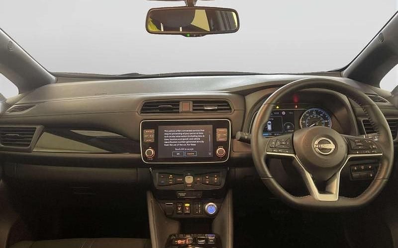 Used Nissan Leaf N-Connecta 110 kW (150 HP) 2025 Hatchback