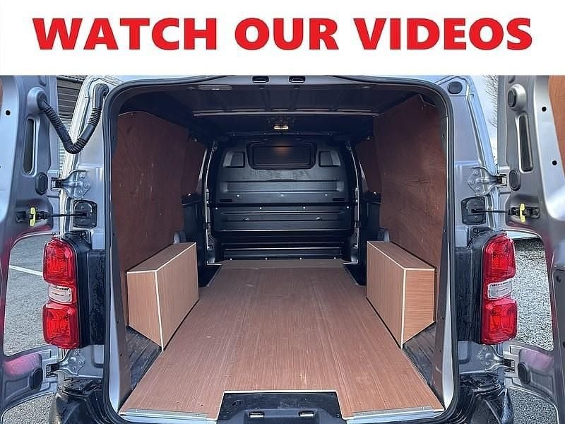 Used Vauxhall Vivaro 120 HP (88 kW) 2020 Grey MPV