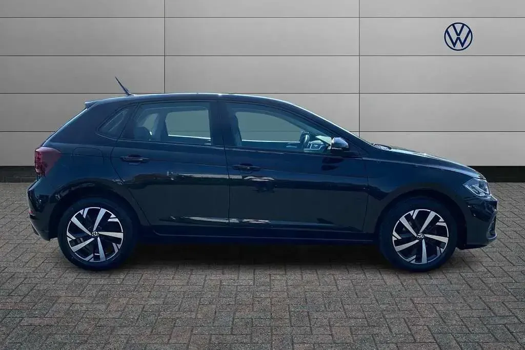 Used VW Polo Life 95 HP (69 kW) 2024 Black Hatchback