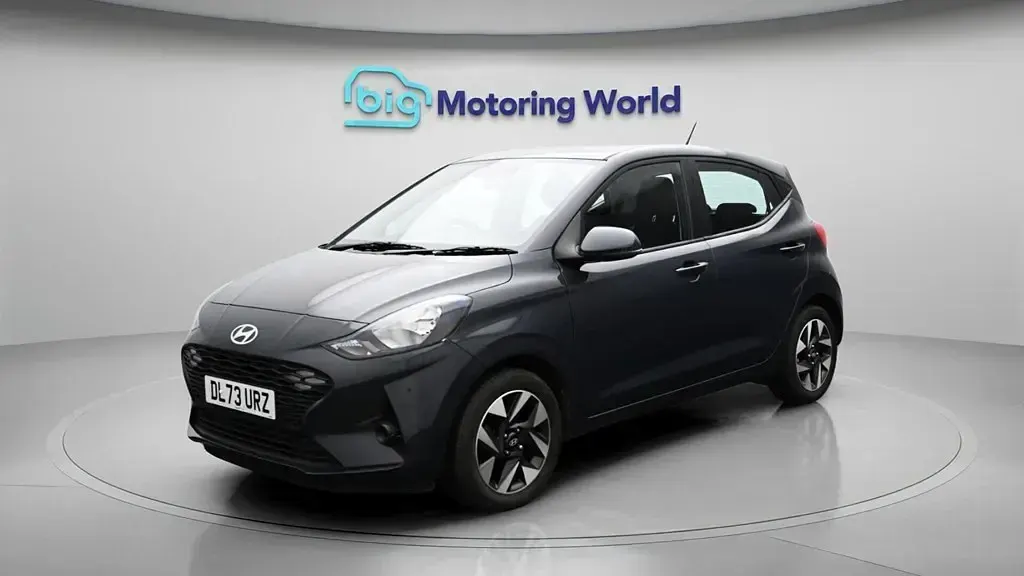 Used Hyundai i10 Advanced 67 HP (49 kW) 2023 Grey Hatchback