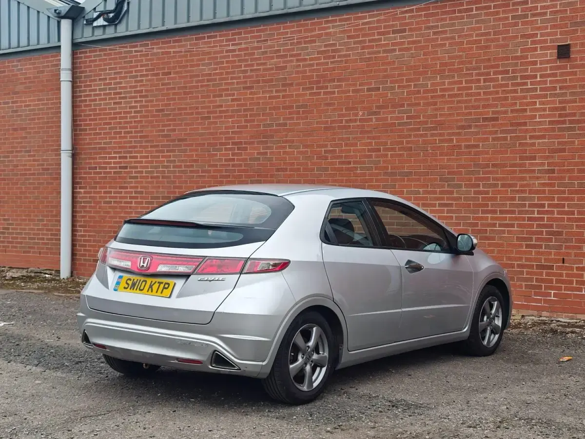 Käytetty Honda Civic SI 2010 Hopea Viistoperä