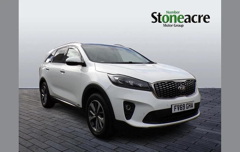 White Used 2019 Kia Sorento 3 SUV | £16,995 (Fair price) - Image 1/4