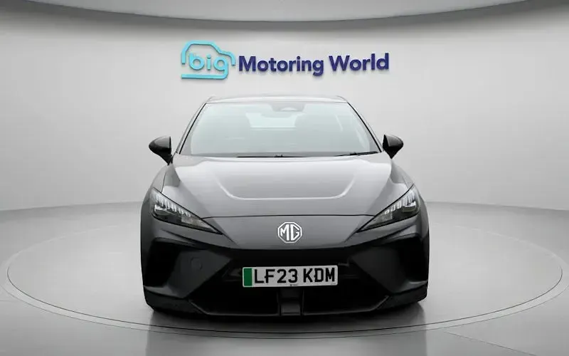 Usado MG MG4 EV SE 319 kW (435 HP) 2023 Cinzento Citadino