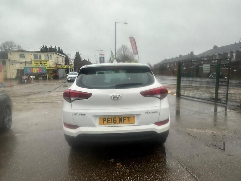 Used Hyundai Tucson 132 HP (97 kW) 2016 White SUV