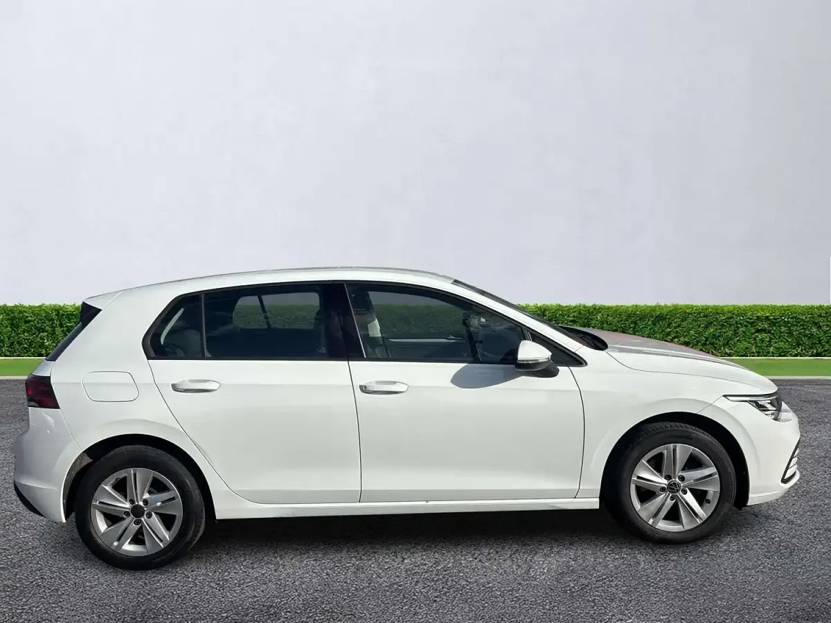 Used VW Golf VIII Life 2022 White Hatchback