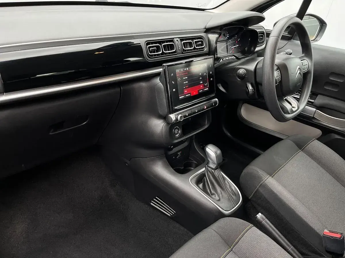 Begagnad Citroën C3 PureTech 110 HK (80 kW) 2022 Grå Halvkombi